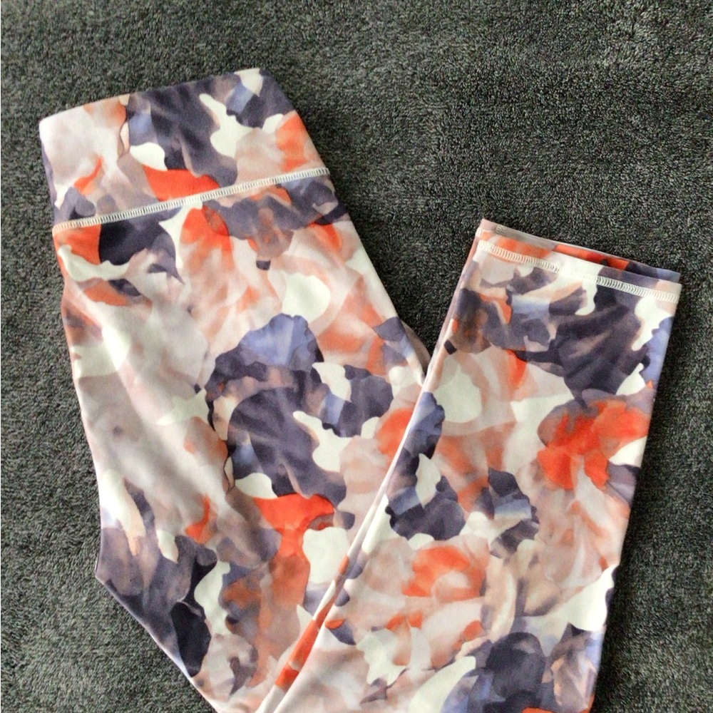 Fabletics Multicolor Abstract Leggings